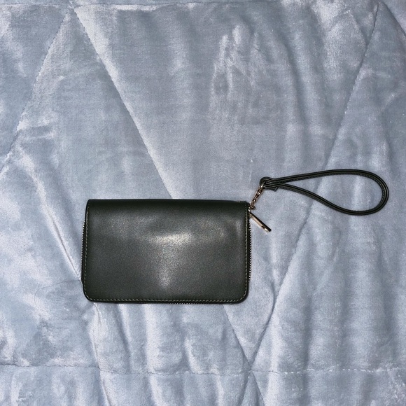 Olive Green Wristlit - Picture 1 of 7